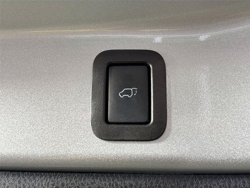 Used 2019 Toyota Highlander Limited Platinum AWD/4WD image 40