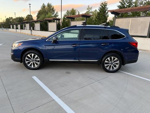 Used 2017 Subaru Outback 3.6R Touring w/ Popular Package #5A AWD/4WD image 12