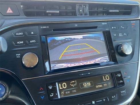 Used 2017 Toyota Avalon Limited image 29