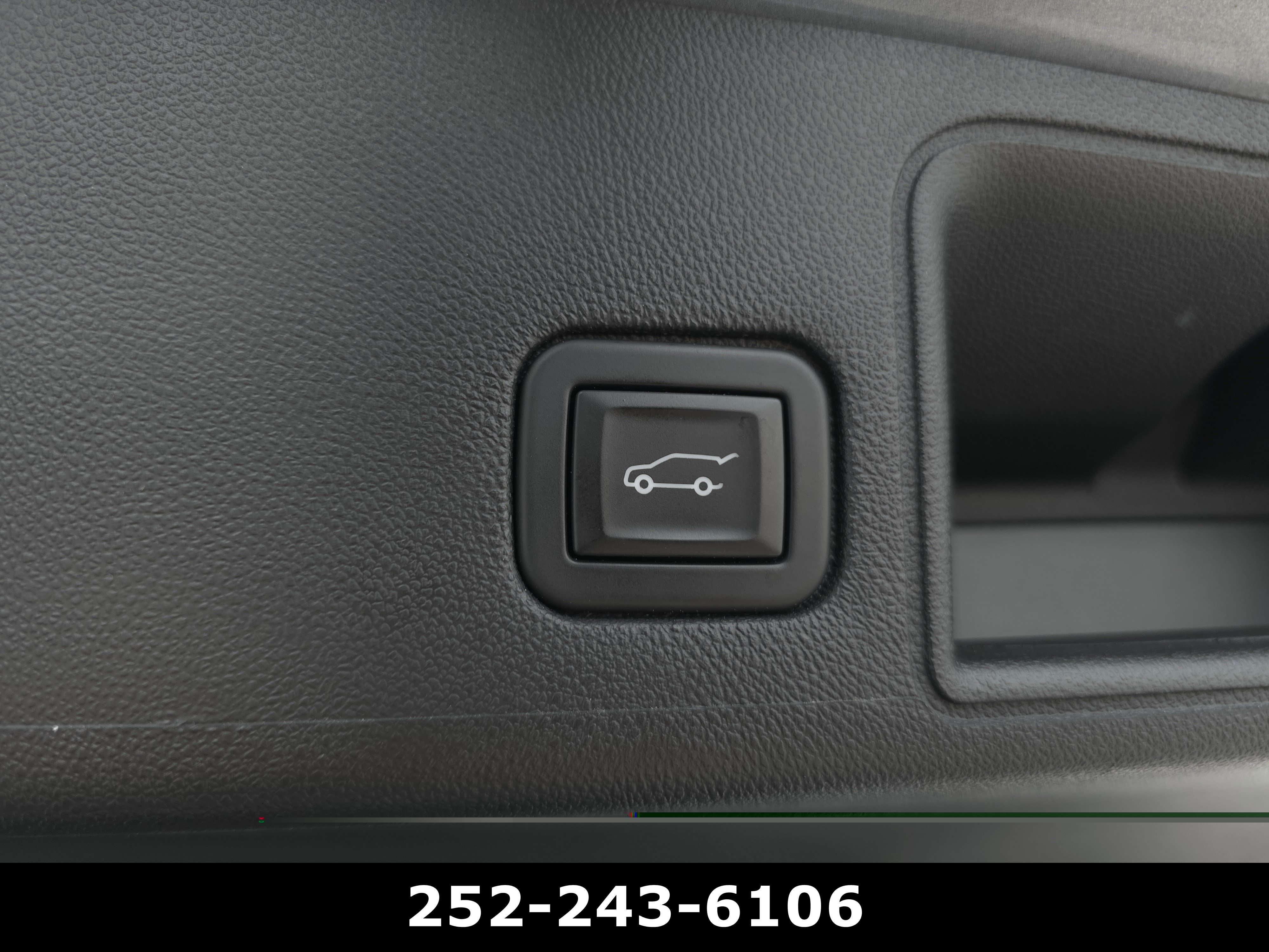 Used 2023 GMC Terrain SLT w/ Tech Package AWD/4WD image 37