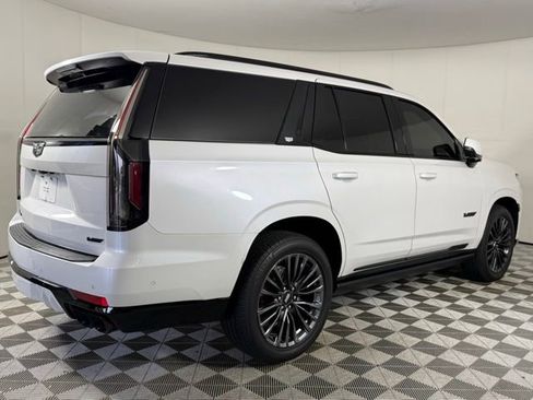 Used 2023 Cadillac Escalade V AWD/4WD image 7