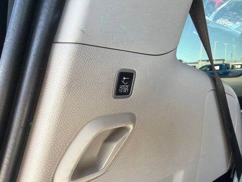 Used 2022 Jeep Wagoneer Series III w/ Premium Group I AWD/4WD image 14