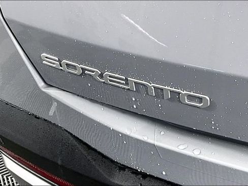 New 2026 Kia Sorento S image 9