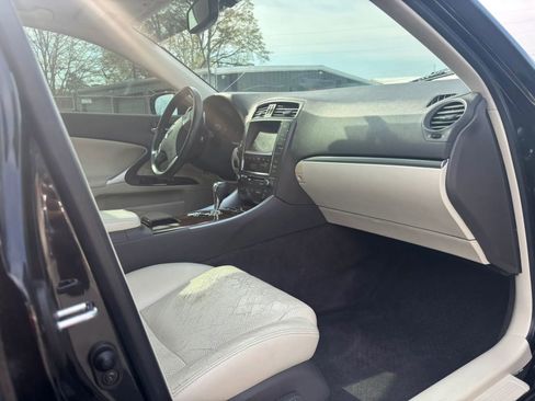 Used 2011 Lexus IS 250 w/ Premium Pkg Value Edition image 18