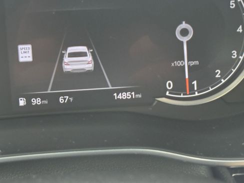 Used 2025 Genesis G70 2.5T image 40