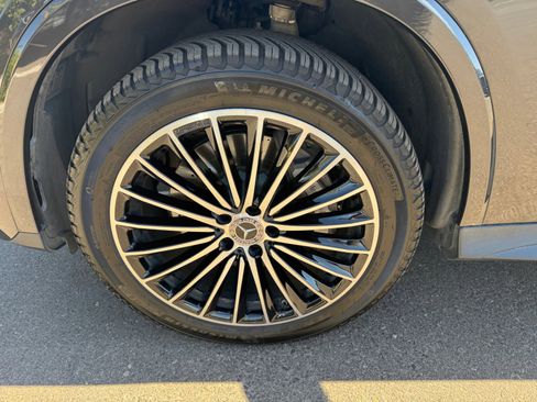 Used 2024 Mercedes-Benz GLC 300 4MATIC image 26