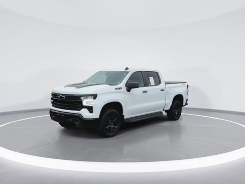 Used 2023 Chevrolet Silverado 1500 LT Trail Boss w/ Protection Package AWD/4WD image 4