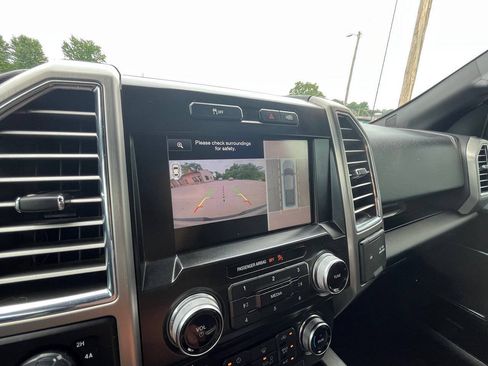Used 2015 Ford F150 Platinum w/ Equipment Group 701A Luxury AWD/4WD image 24