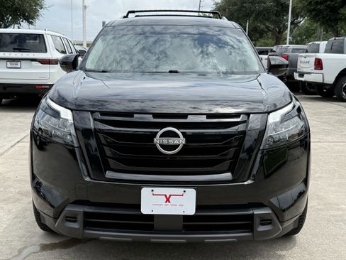 Used 2024 Nissan Pathfinder SV w/ Black Appearance Package FWD image 10