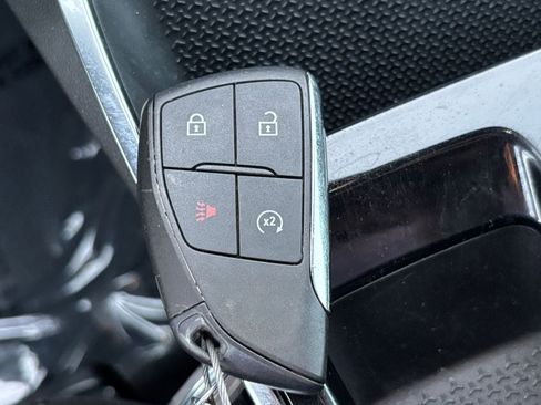 Used 2025 Chevrolet Equinox LT FWD image 24