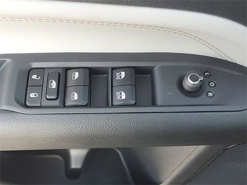 New 2026 Jeep Compass Limited w/ Sun, Sound & Navigation Group image 17