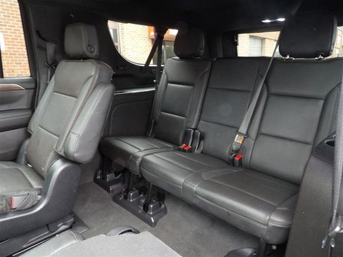 Used 2021 Chevrolet Suburban High Country image 13