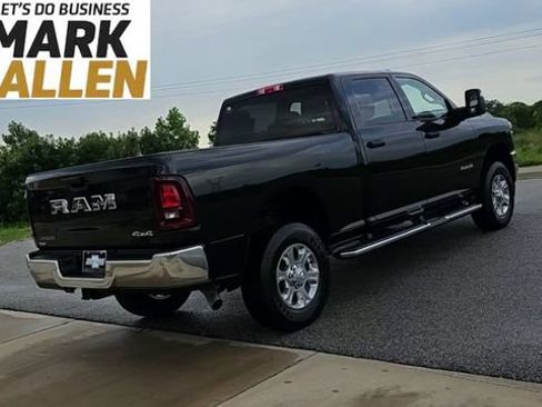 Used 2025 RAM 2500 Big Horn AWD/4WD image 8