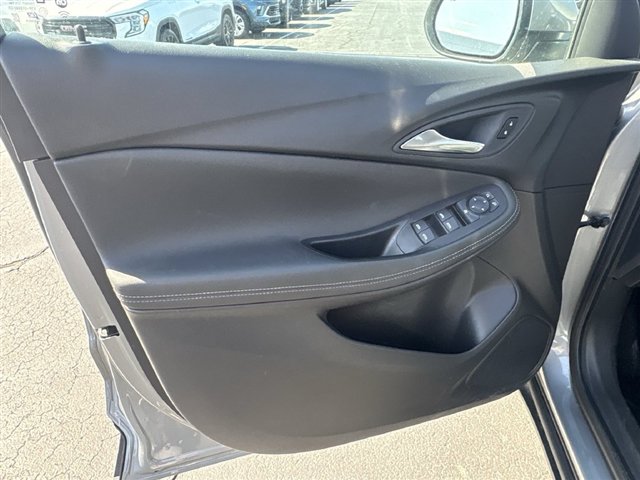 Certified 2024 Buick Encore GX Preferred w/ Comfort Package FWD image 21