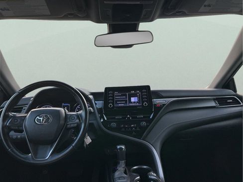 Used 2023 Toyota Camry SE image 10