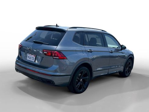 Used 2023 Volkswagen Tiguan SE R-Line FWD image 5