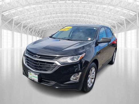Used 2019 Chevrolet Equinox LS FWD image 2