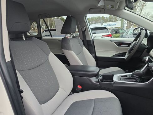 Used 2023 Toyota RAV4 XLE image 12