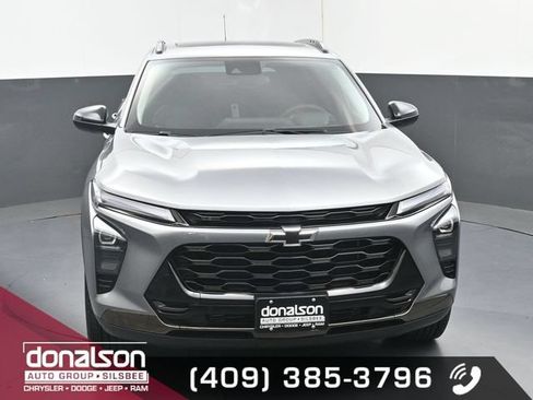Used 2026 Chevrolet Trax ACTIV w/ Sunroof Package FWD image 3