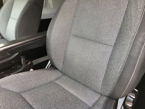 Used 2025 RAM ProMaster 2500 w/ Convenience Group FWD image 19