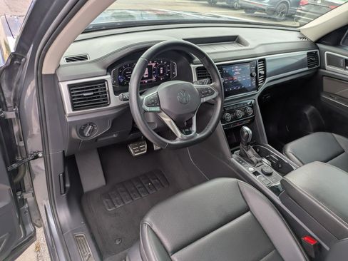 Used 2023 Volkswagen Atlas SEL R-Line AWD/4WD image 17