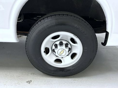 Used 2023 Chevrolet Express 3500 LS image 20