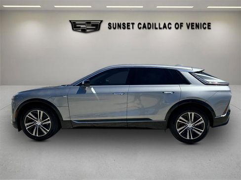 New 2026 Cadillac Lyriq Luxury image 6