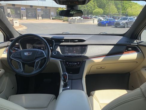 Used 2019 Cadillac XT5 Premium Luxury image 29