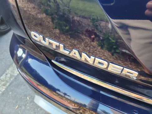 Used 2023 Mitsubishi Outlander SEL FWD image 10