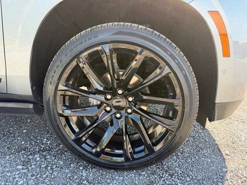 Used 2025 GMC Yukon Denali Ultimate AWD/4WD image 31