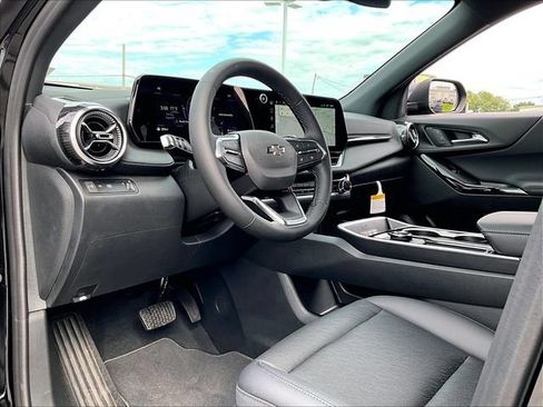 New 2027 Chevrolet Equinox LT w/ Convenience Package II FWD image 8