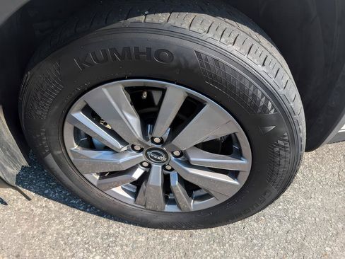 Used 2025 Nissan Pathfinder SV AWD/4WD image 7