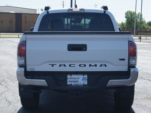 Used 2023 Toyota Tacoma TRD Off-Road AWD/4WD image 3