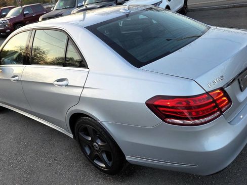 Used 2014 Mercedes-Benz E 350 4MATIC Sedan image 11