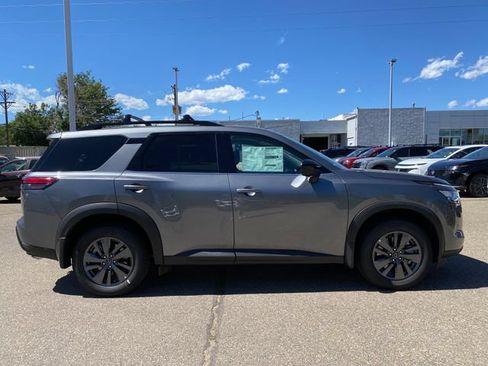 New 2026 Nissan Pathfinder SV w/ SV Premium Package AWD/4WD image 6