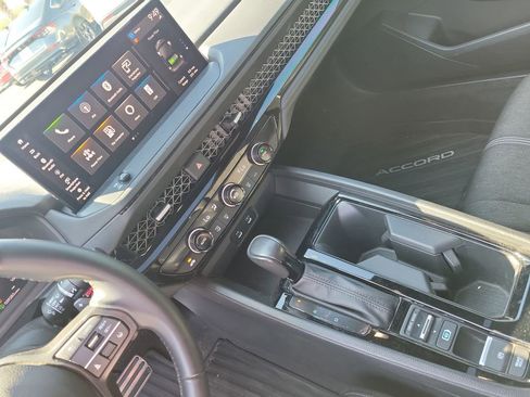 Used 2023 Honda Accord Sport image 32