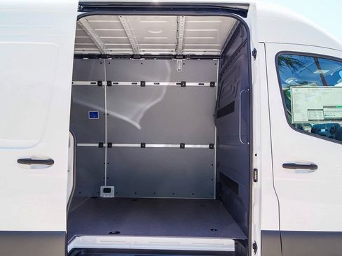 New 2024 Mercedes-Benz eSprinter 170 Cargo image 11