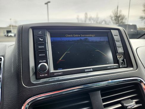 Used 2020 Dodge Grand Caravan GT image 3