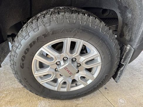 Used 2023 GMC Sierra 2500 SLT w/ SLT Premium Package image 38