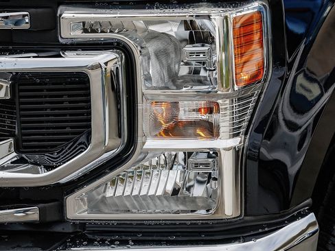 Used 2021 Ford F250 XLT w/ XLT Premium Package image 7