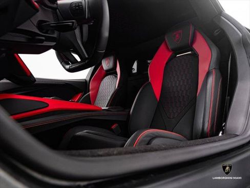 Used 2024 Lamborghini Revuelto AWD/4WD image 39