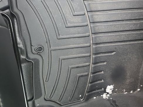 Used 2019 Nissan Titan S image 7