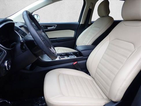 Used 2019 Ford Edge SEL w/ Equipment Group 201A FWD image 12