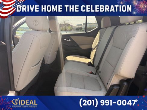 Used 2022 Chevrolet Traverse LS FWD image 15