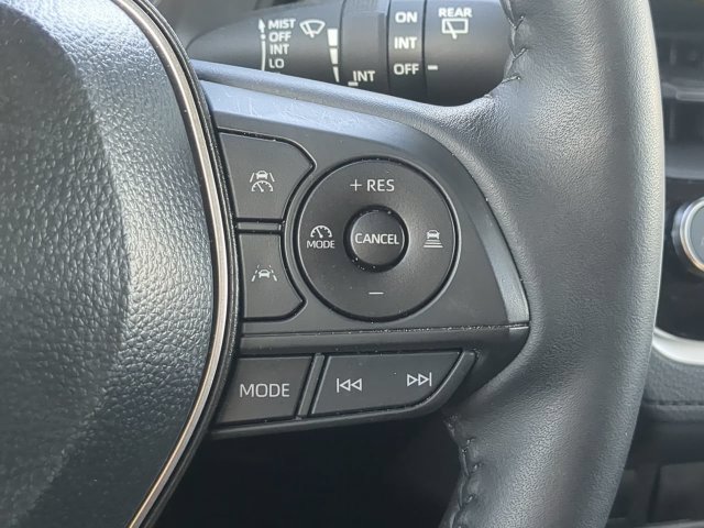 Certified 2025 Toyota Corolla Cross LE FWD image 28