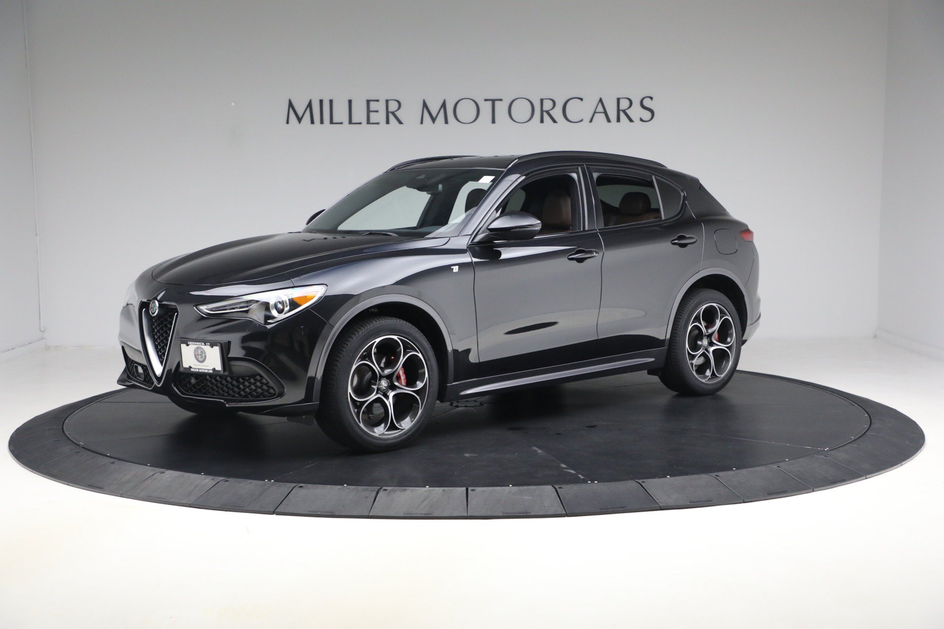Used 2023 Alfa Romeo Stelvio Ti AWD/4WD image 1