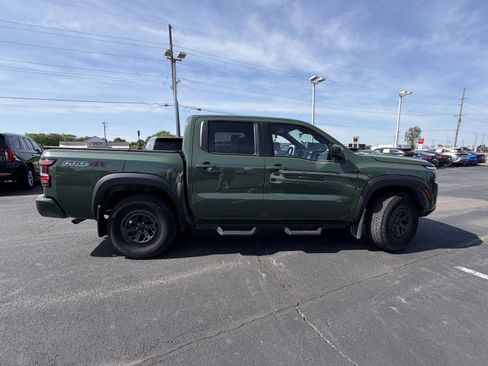 Used 2025 Nissan Frontier PRO-4X AWD/4WD image 9
