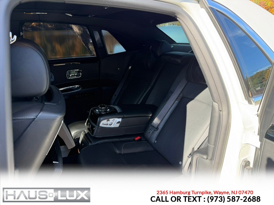 Used 2013 Rolls-Royce Ghost RWD image 23