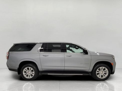 Used 2024 Chevrolet Suburban Premier image 11