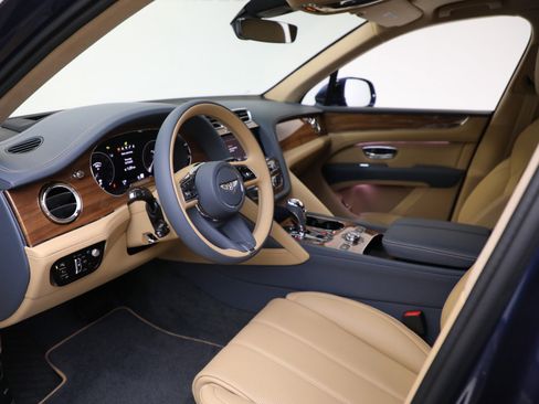 Used 2023 Bentley Bentayga image 15